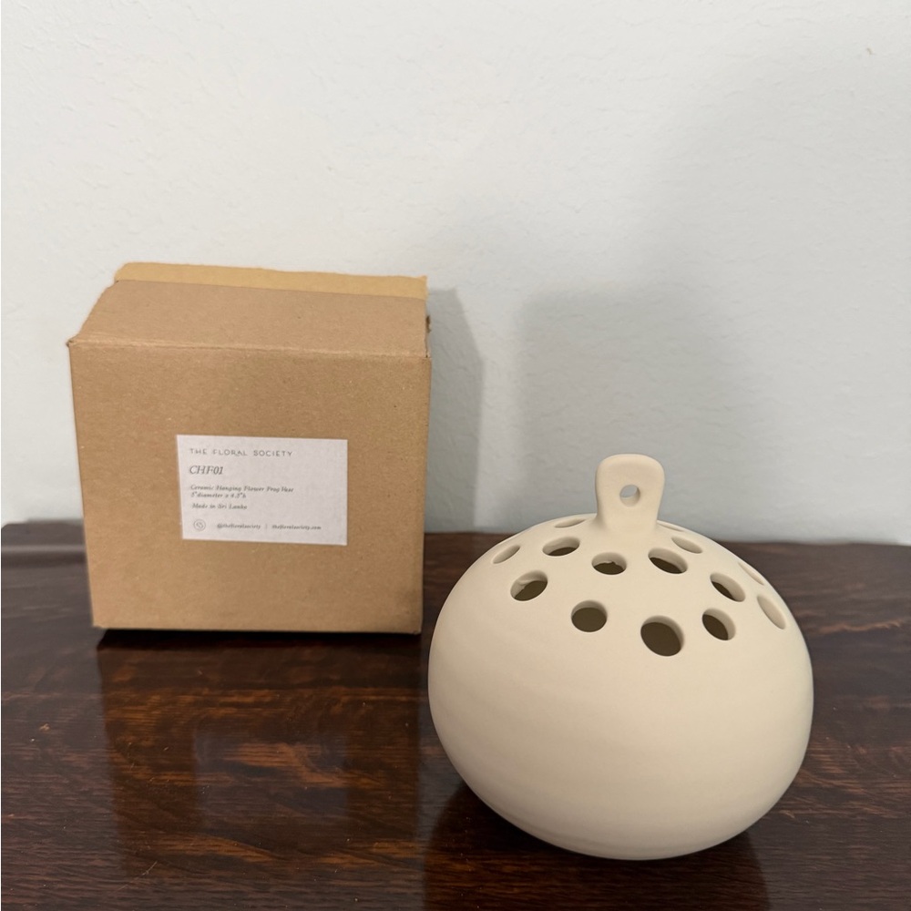 Chiffon Ceramic Flower Frog - Cream NIB